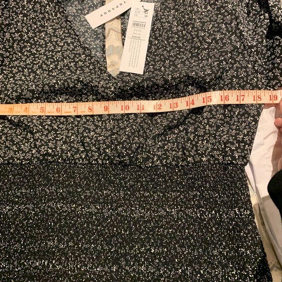 Cute fitted dress by Top Shop - Picture 7 of 8